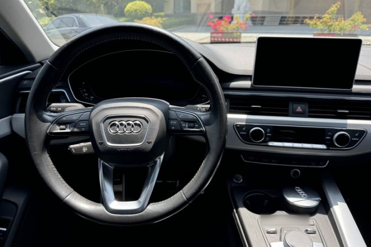 Used Audi A4 2017 45 TFSI allroad quattro Fashion Edition Steering Wheel