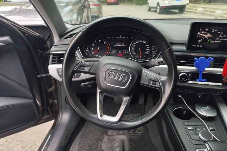 Used Audi A4 2017 45 TFSI allroad quattro Fashion Edition Steering Wheel