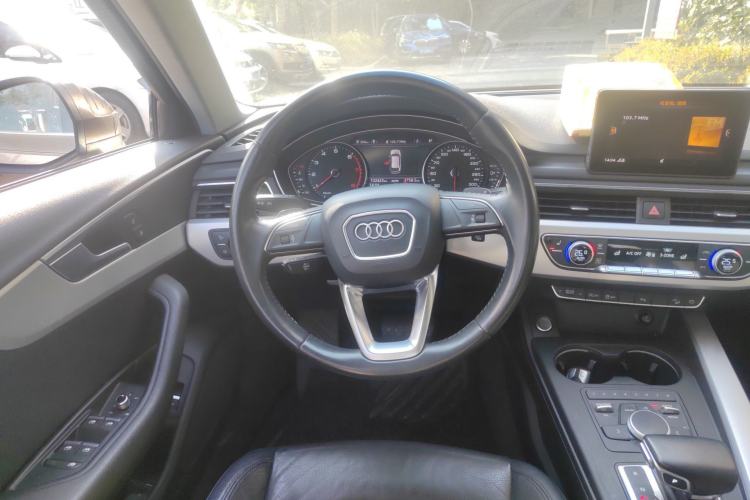 Used Audi A4 2017 45 TFSI allroad quattro Fashion Edition Steering Wheel