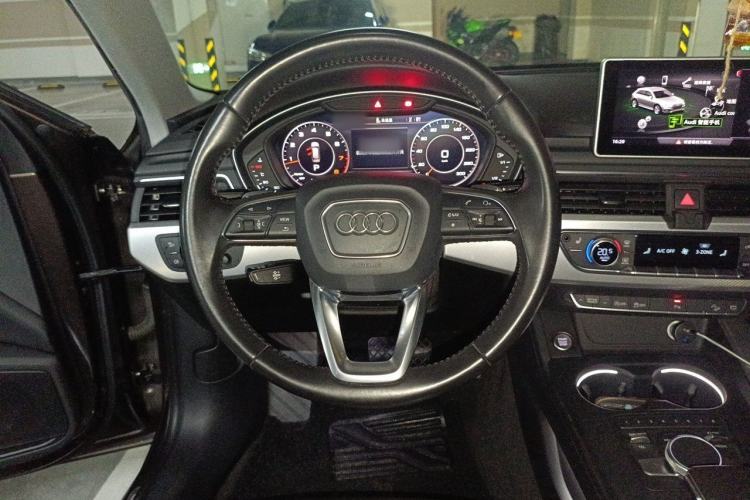 Used Audi A4 2017 45 TFSI allroad quattro Fashion Edition Steering Wheel