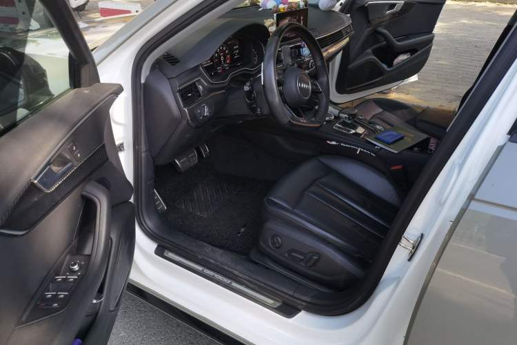 Used Audi A4 2017 45 TFSI allroad quattro Sport model Driver Seat