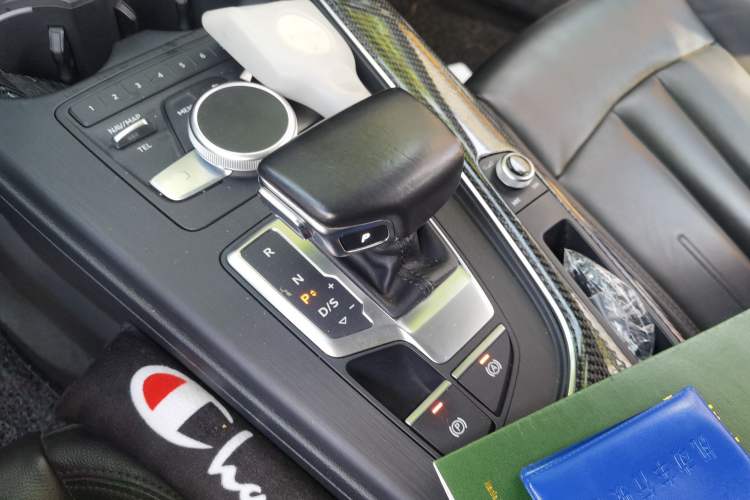 Used Audi A4 2017 45 TFSI allroad quattro Sport model Gear Lever