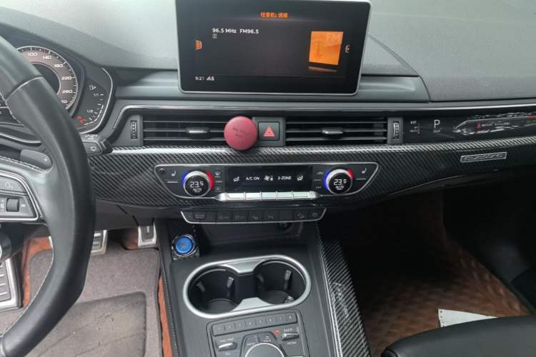 Used Audi A4 2017 45 TFSI allroad quattro Sport model Audio And AC Panel