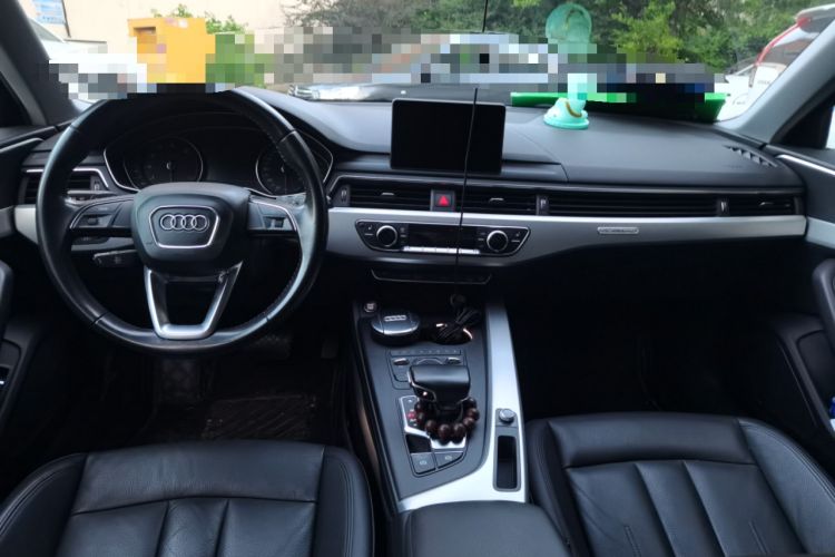 Used Audi A4 2017 45 TFSI allroad quattro Fashion Edition Center Console