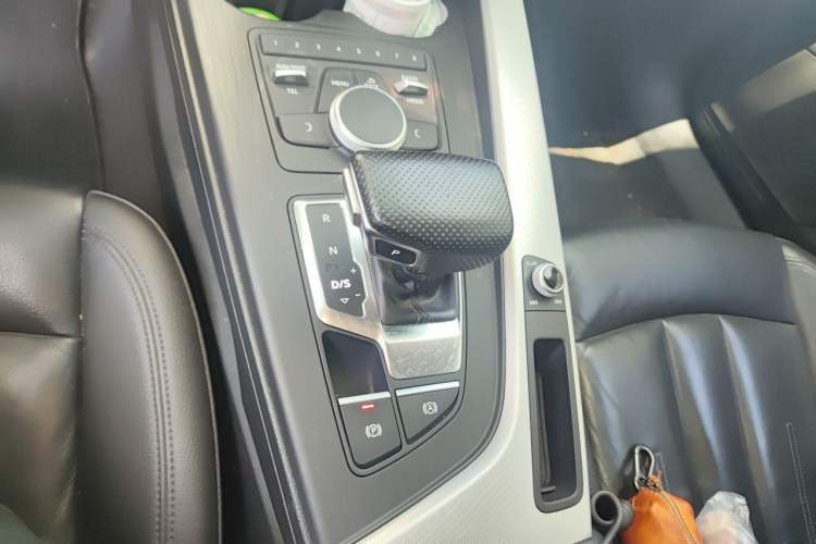 Used Audi A4 2017 45 TFSI allroad quattro Fashion Edition Gear Lever