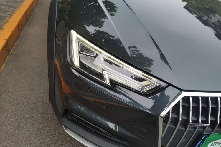 Used Audi A4 2017 45 TFSI allroad quattro Fashion Edition Right Front Headlight