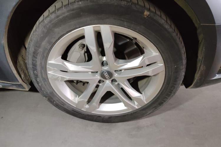 Used Audi A4 2017 45 TFSI allroad quattro Fashion Edition Right Front Wheel Hub