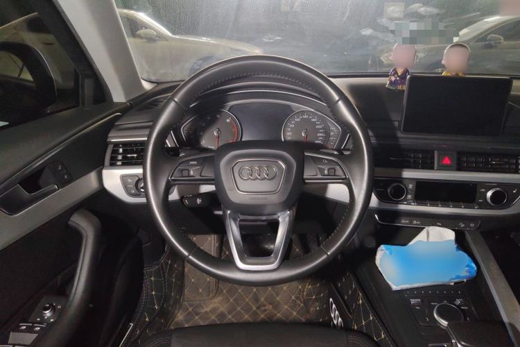 Used Audi A4 2017 45 TFSI allroad quattro Fashion Edition Steering Wheel