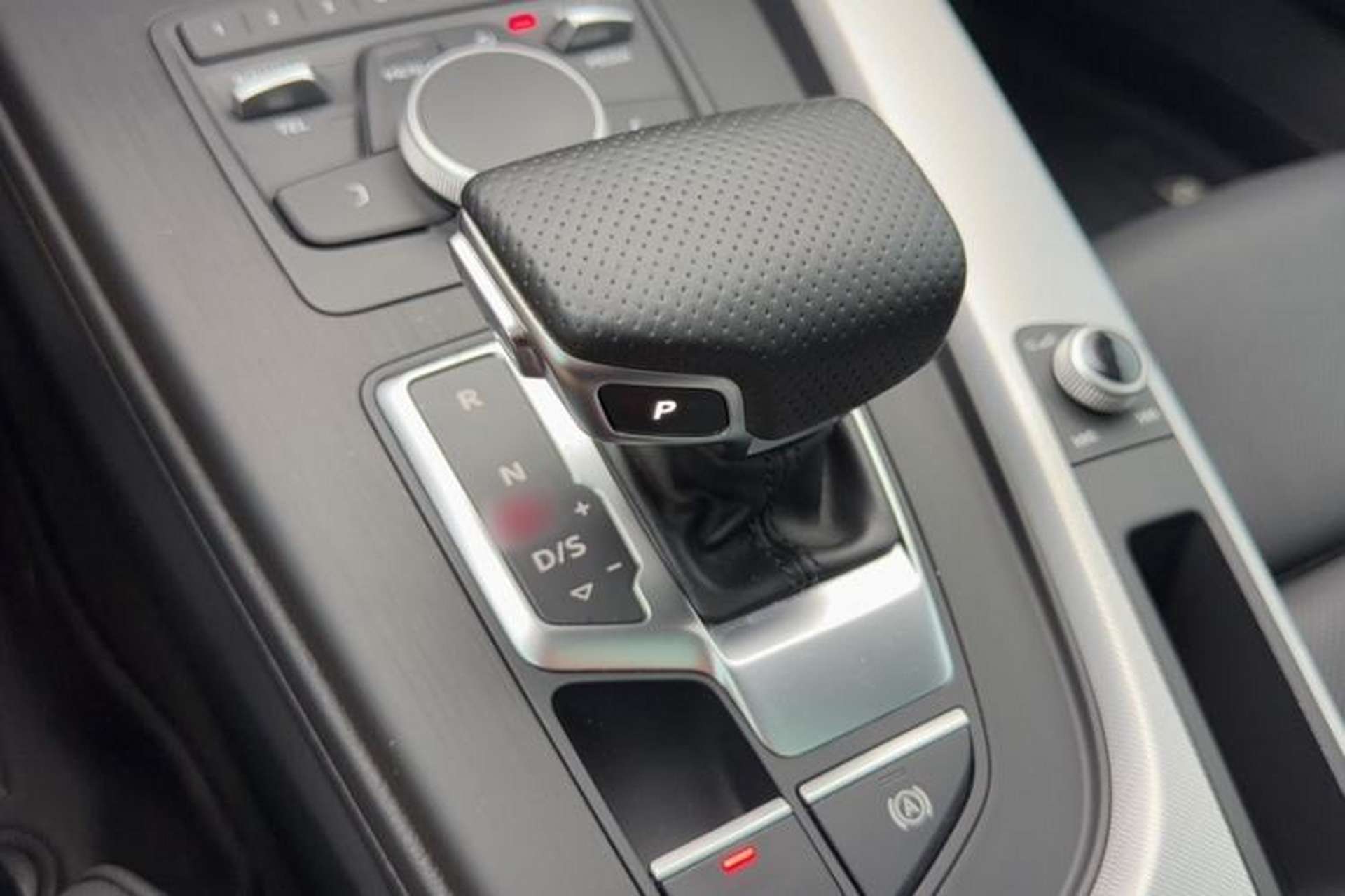 Used Audi A4 2017 45 TFSI allroad quattro Fashion Edition Gear Lever