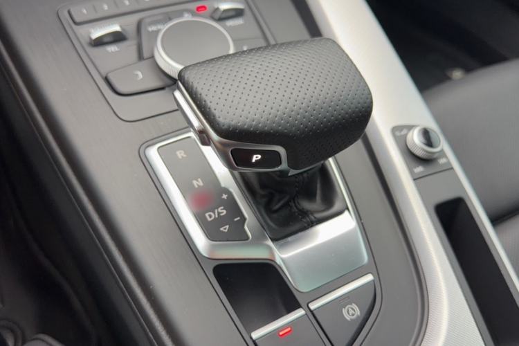 Used Audi A4 2017 45 TFSI allroad quattro Fashion Edition Interior 7