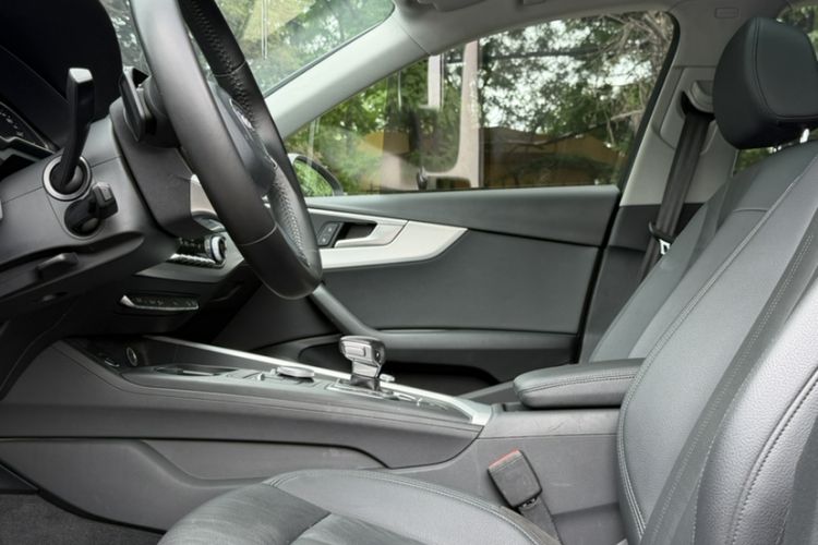 Used Audi A4 2017 45 TFSI allroad quattro Fashion Edition Interior 4