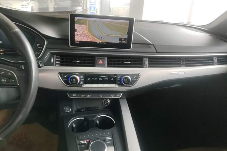 Used Audi A4 2017 45 TFSI allroad quattro Fashion Edition Audio And AC Panel