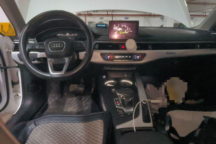 Used Audi A4 2017 45 TFSI allroad quattro Fashion Edition Center Console