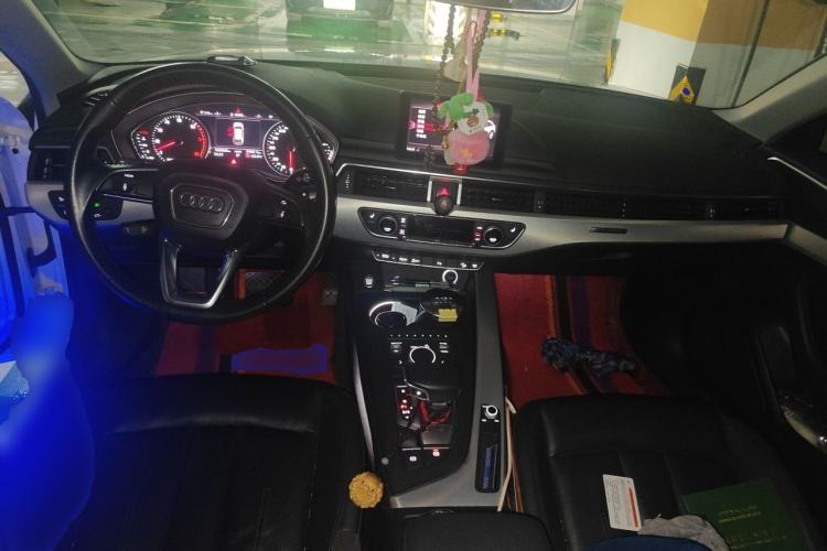 Used Audi A4 2017 45 TFSI allroad quattro Fashion Edition Center Console