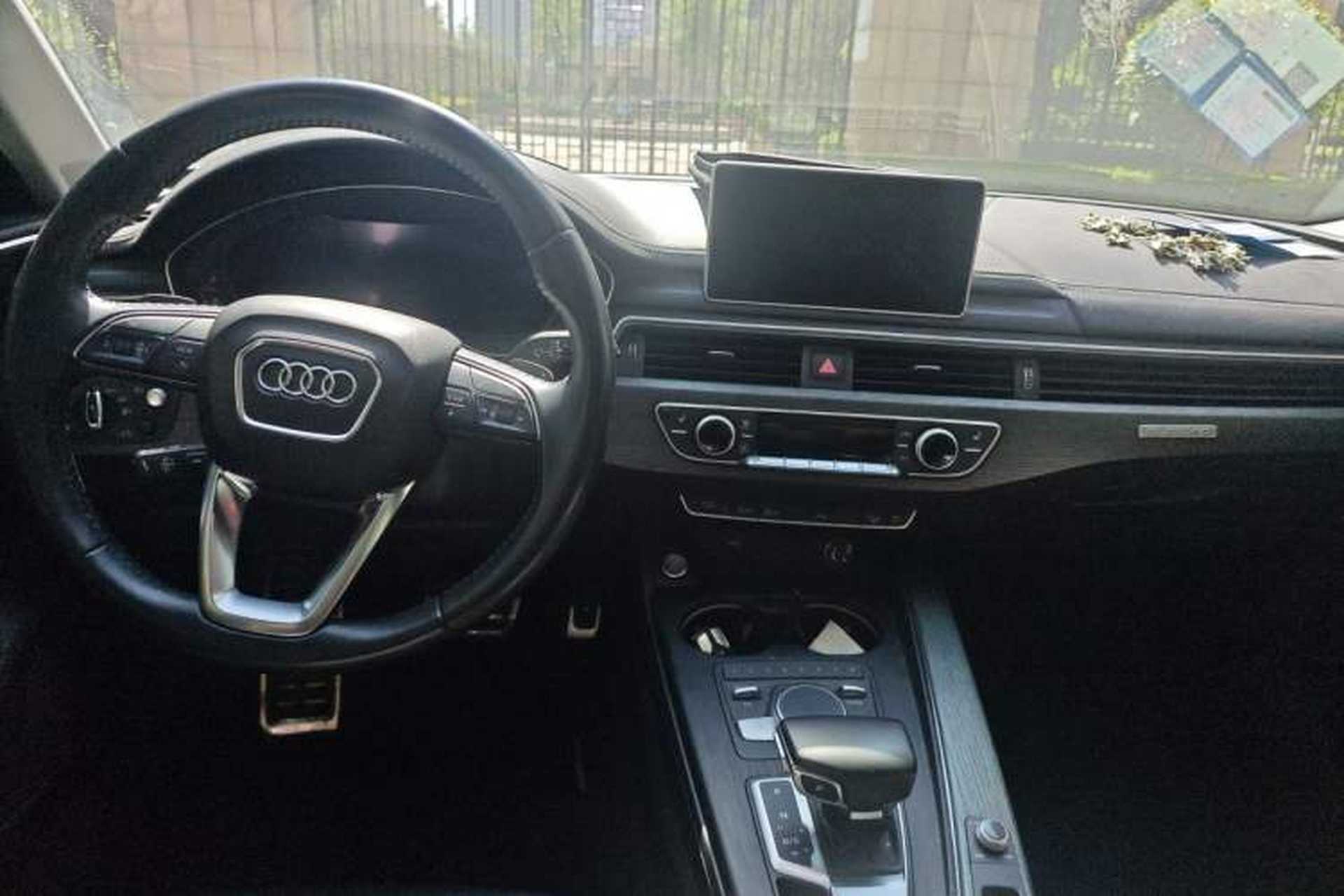 Used Audi A4 2017 45 TFSI allroad quattro Fashion Edition Center Console