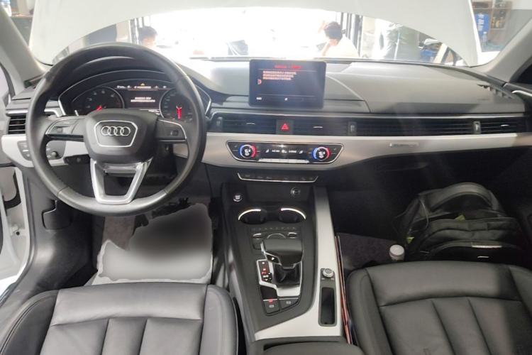 Used Audi A4 2017 45 TFSI allroad quattro Fashion Edition Center Console