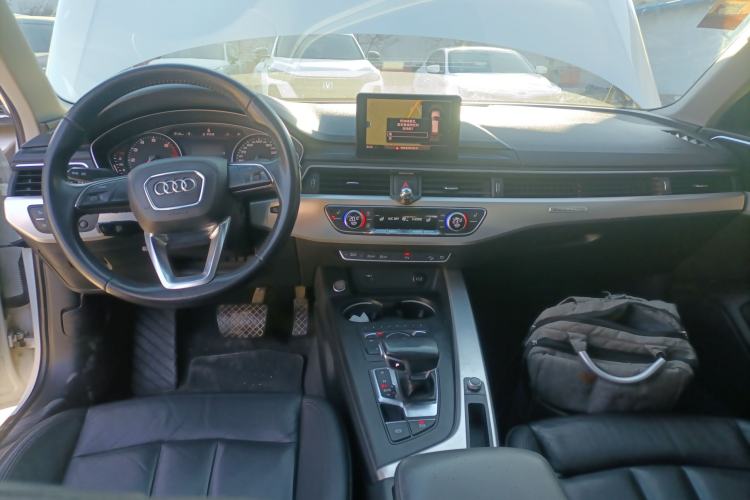Used Audi A4 2017 45 TFSI allroad quattro Fashion Edition Center Console