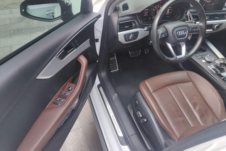 Used Audi A4 2017 45 TFSI allroad quattro Sport model Driver Seat