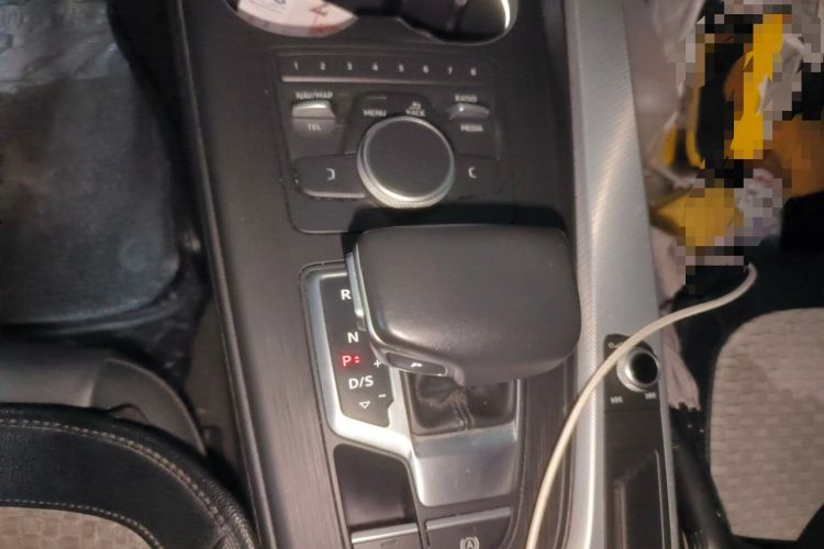 Used Audi A4 2017 45 TFSI allroad quattro Fashion Edition Gear Lever