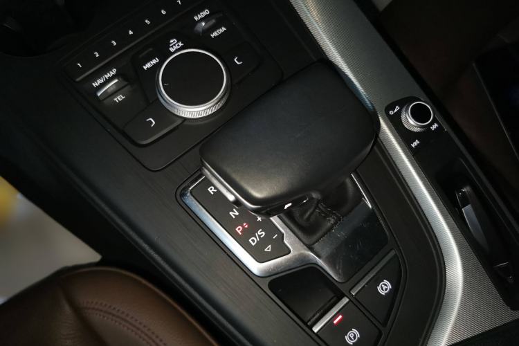 Used Audi A4 2017 45 TFSI allroad quattro Fashion Edition Gear Lever