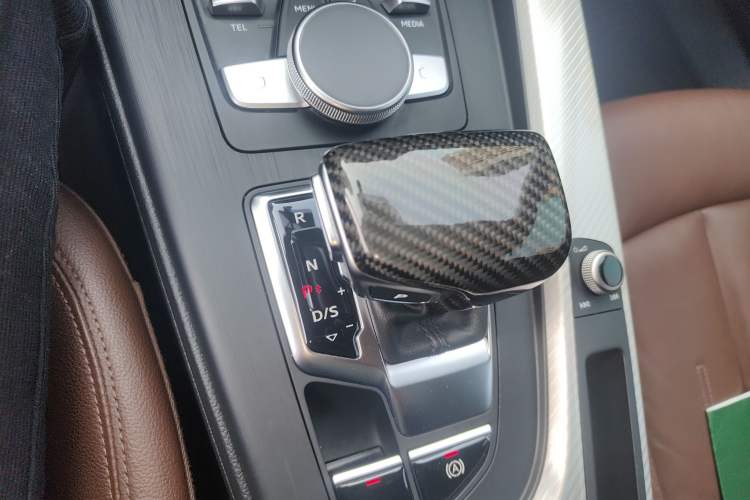 Used Audi A4 2017 45 TFSI allroad quattro Sport model Gear Lever
