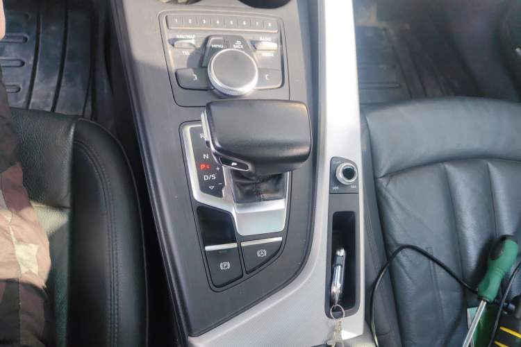 Used Audi A4 2017 45 TFSI allroad quattro Fashion Edition Gear Lever