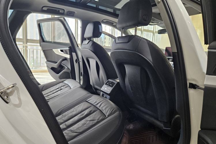 Used Audi A4 2017 45 TFSI allroad quattro Fashion Edition Interior 10