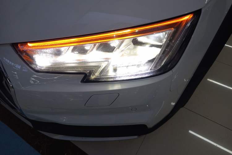 Used Audi A4 2017 45 TFSI allroad quattro Fashion Edition Left Front Headlight