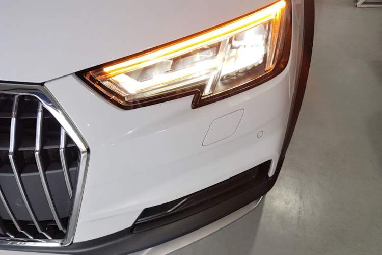 Used Audi A4 2017 45 TFSI allroad quattro Fashion Edition Left Front Headlight