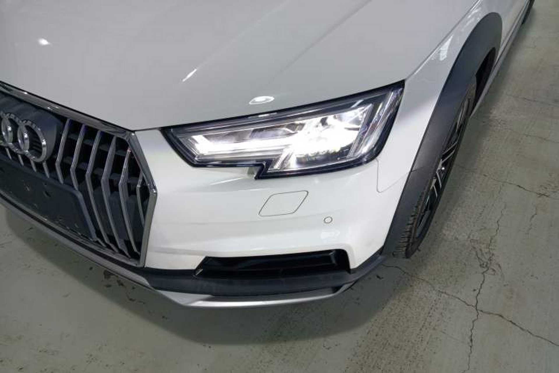 Used Audi A4 2017 45 TFSI allroad quattro Fashion Edition Left Front Headlight