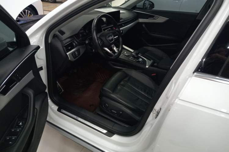 Used Audi A4 2017 45 TFSI allroad quattro Fashion Edition Left Front Seat