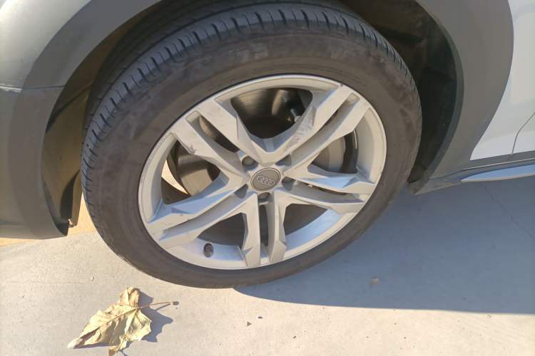 Used Audi A4 2017 45 TFSI allroad quattro Fashion Edition Left Front Wheel Hub