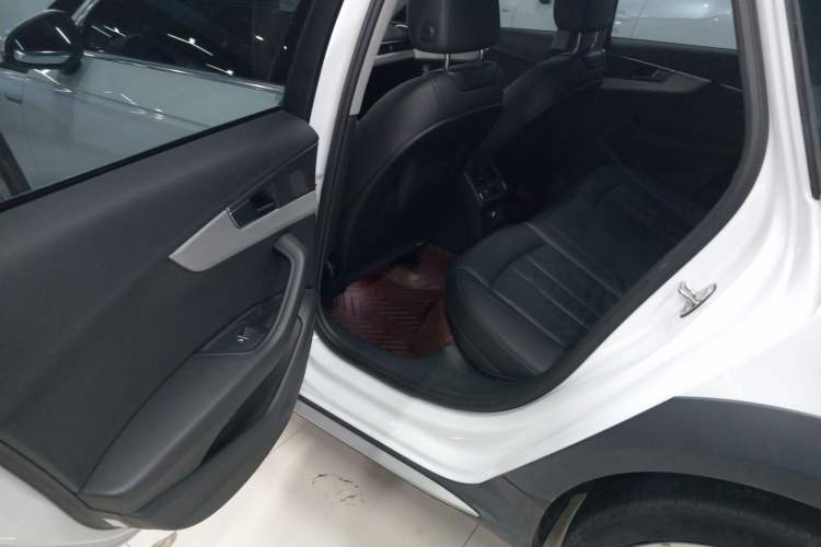 Used Audi A4 2017 45 TFSI allroad quattro Fashion Edition Left Rear Seat