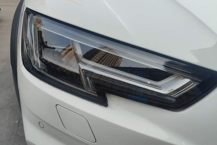 Used Audi A4 2017 45 TFSI allroad quattro Sport model Right Front Headlight