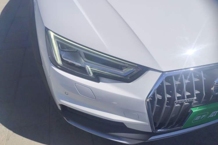 Used Audi A4 2017 45 TFSI allroad quattro Fashion Edition Right Front Headlight