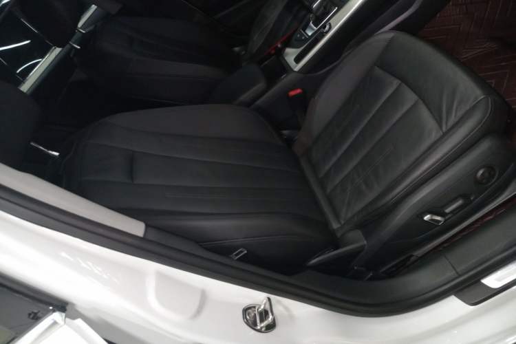 Used Audi A4 2017 45 TFSI allroad quattro Fashion Edition Right Front Seat