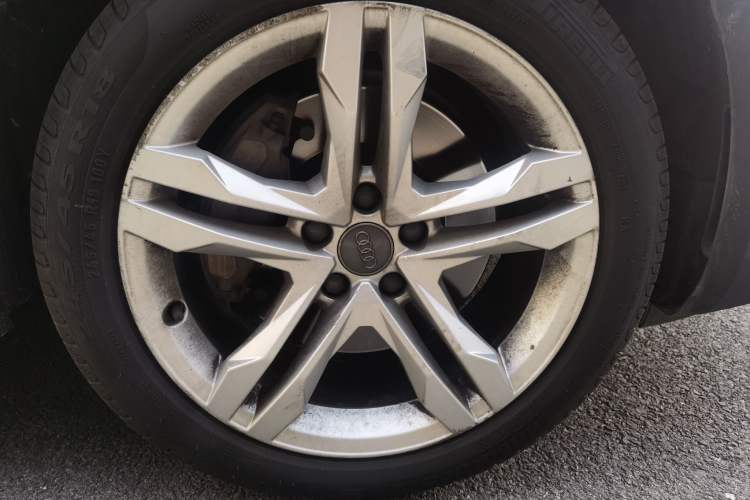 Used Audi A4 2017 45 TFSI allroad quattro Fashion Edition Right Front Wheel Hub