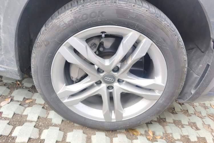 Used Audi A4 2017 45 TFSI allroad quattro Fashion Edition Right Front Wheel Hub