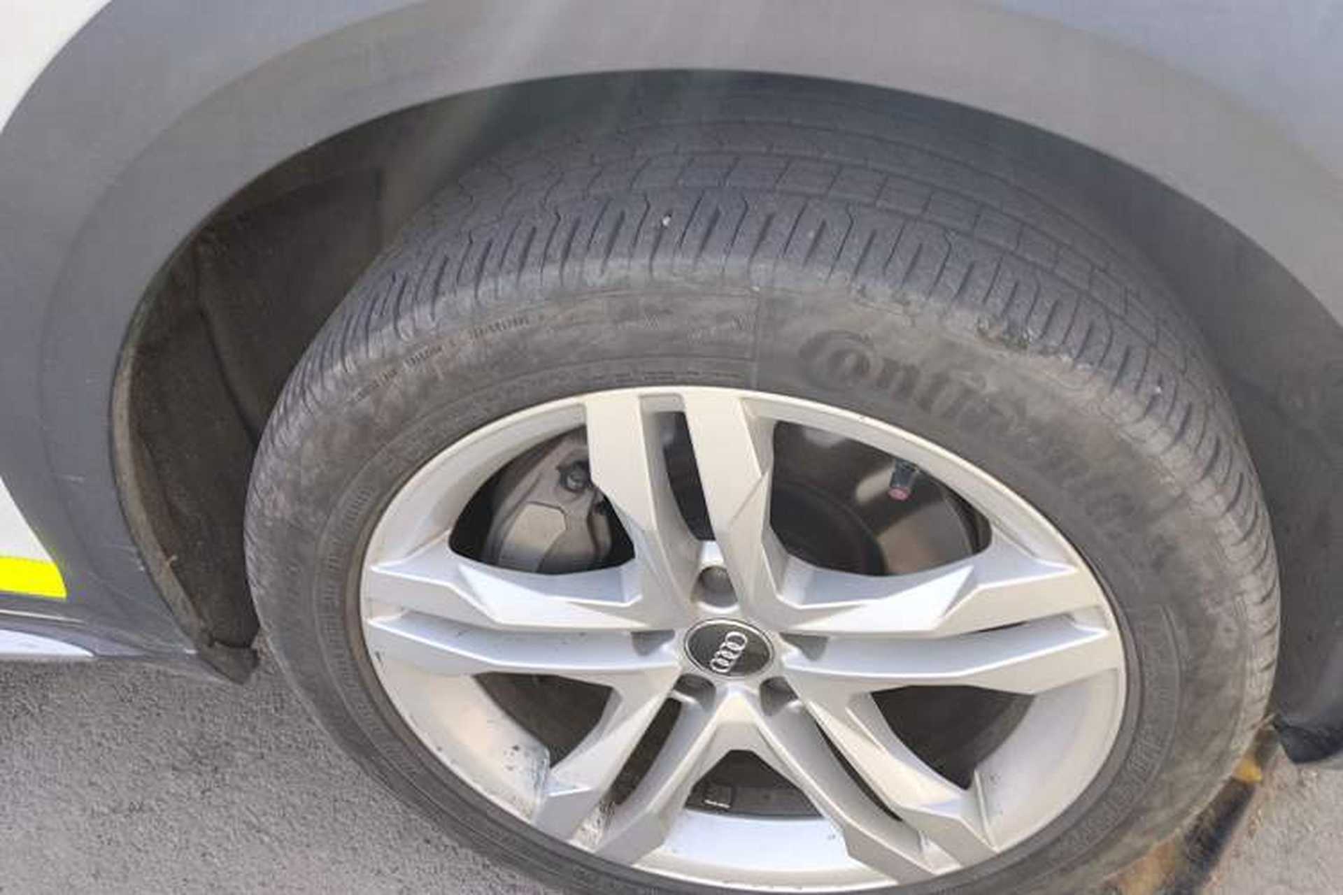 Used Audi A4 2017 45 TFSI allroad quattro Fashion Edition Right Front Wheel Hub