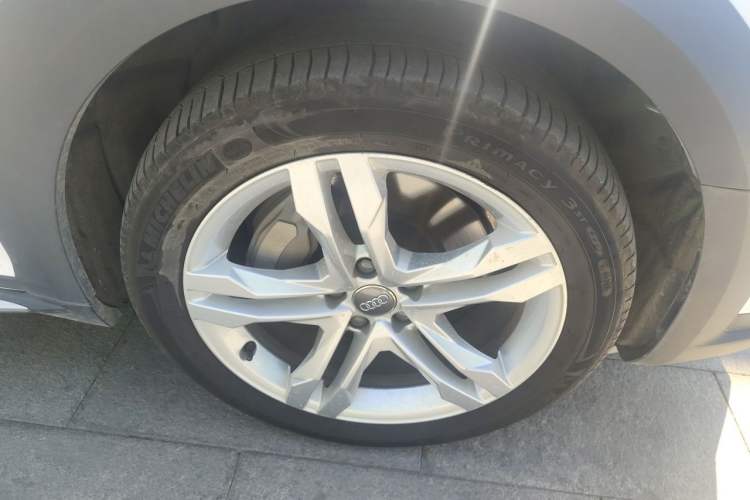 Used Audi A4 2017 45 TFSI allroad quattro Fashion Edition Right Front Wheel Hub