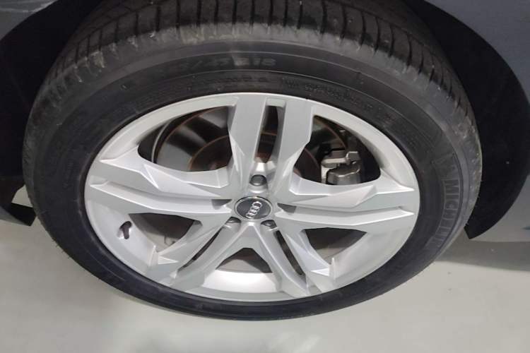 Used Audi A4 2017 45 TFSI allroad quattro Fashion Edition Right Rear Wheel Hub