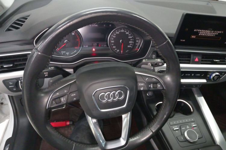 Used Audi A4 2017 45 TFSI allroad quattro Fashion Edition Steering Wheel
