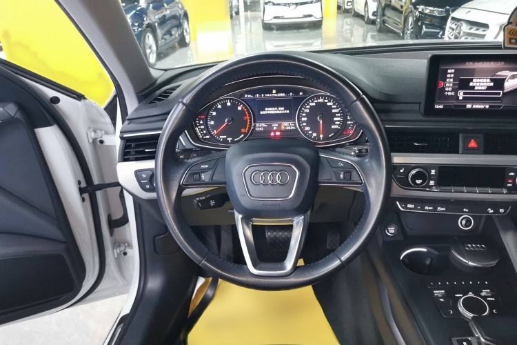 Used Audi A4 2017 45 TFSI allroad quattro Fashion Edition Steering Wheel
