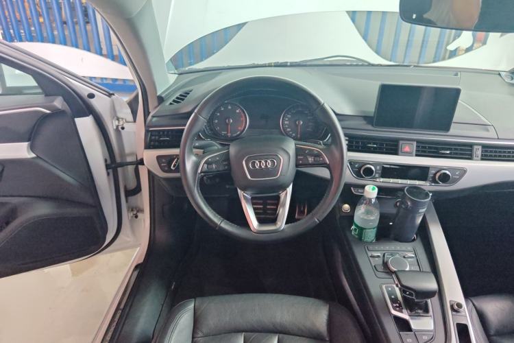 Used Audi A4 2017 45 TFSI allroad quattro Fashion Edition Steering Wheel