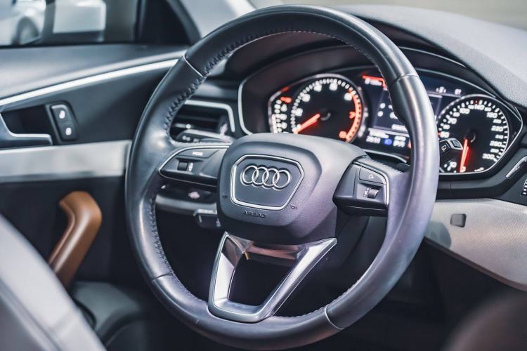 Used Audi A4 2017 45 TFSI allroad quattro Fashion Edition Steering Wheel