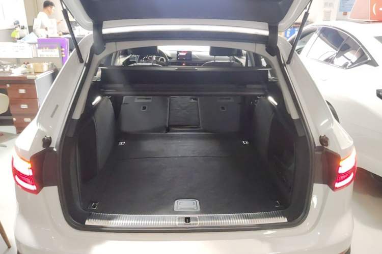 Used Audi A4 2017 45 TFSI allroad quattro Fashion Edition Trunk
