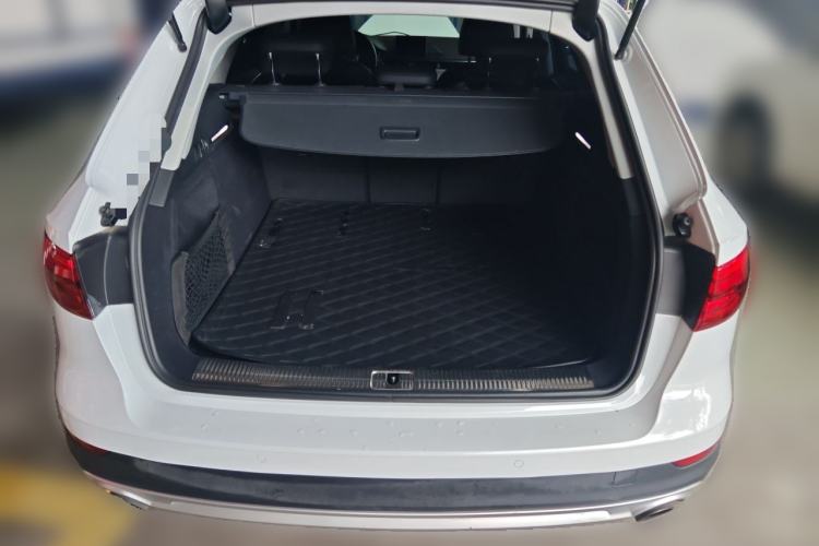 Used Audi A4 2017 45 TFSI allroad quattro Fashion Edition Trunk