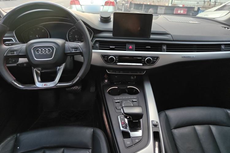 Used Audi A4 2017 45 TFSI allroad quattro Fashion Edition Center Console