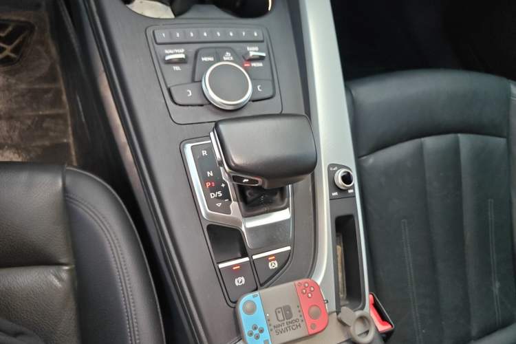 Used Audi A4 2017 45 TFSI allroad quattro Fashion Edition Gear Lever