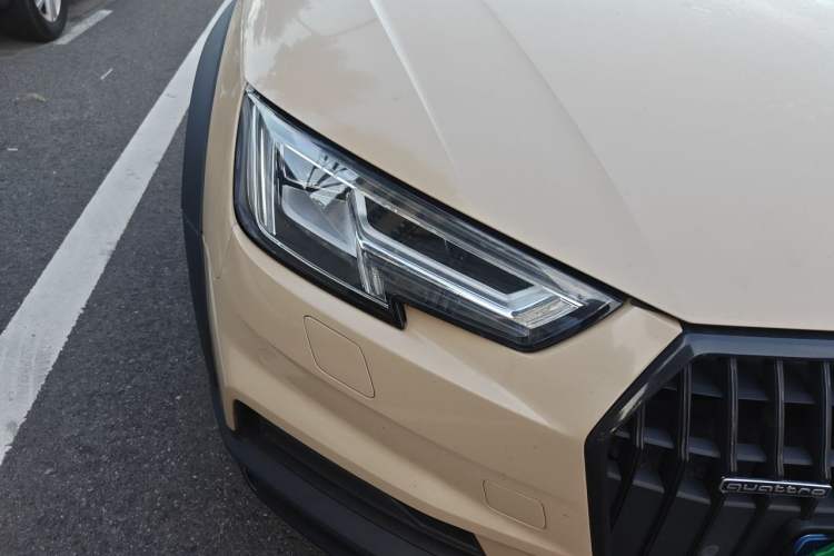 Used Audi A4 2017 45 TFSI allroad quattro Fashion Edition Right Front Headlight